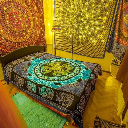 Zgarbi Hostel Tbilisi Buitenkant foto