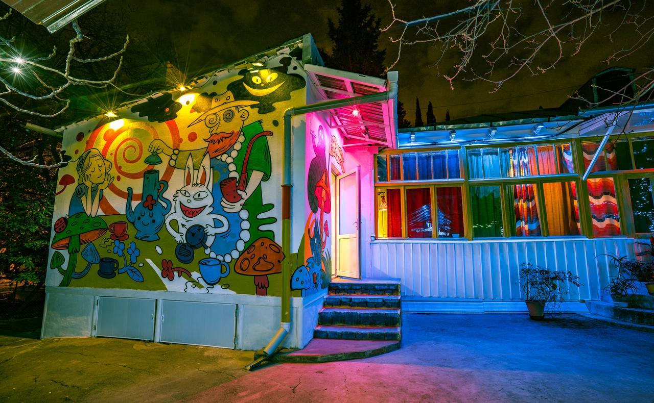 Zgarbi Hostel Tbilisi Buitenkant foto