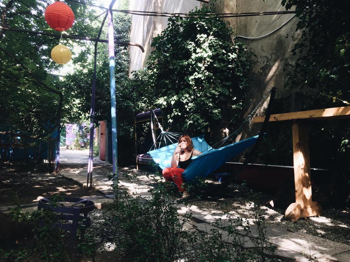 Zgarbi Hostel Tbilisi Buitenkant foto