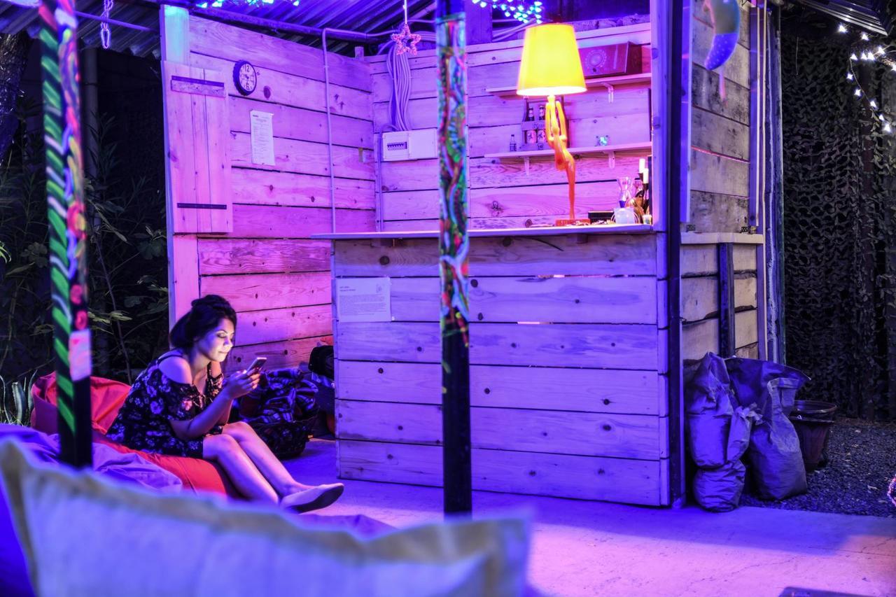 Zgarbi Hostel Tbilisi Buitenkant foto