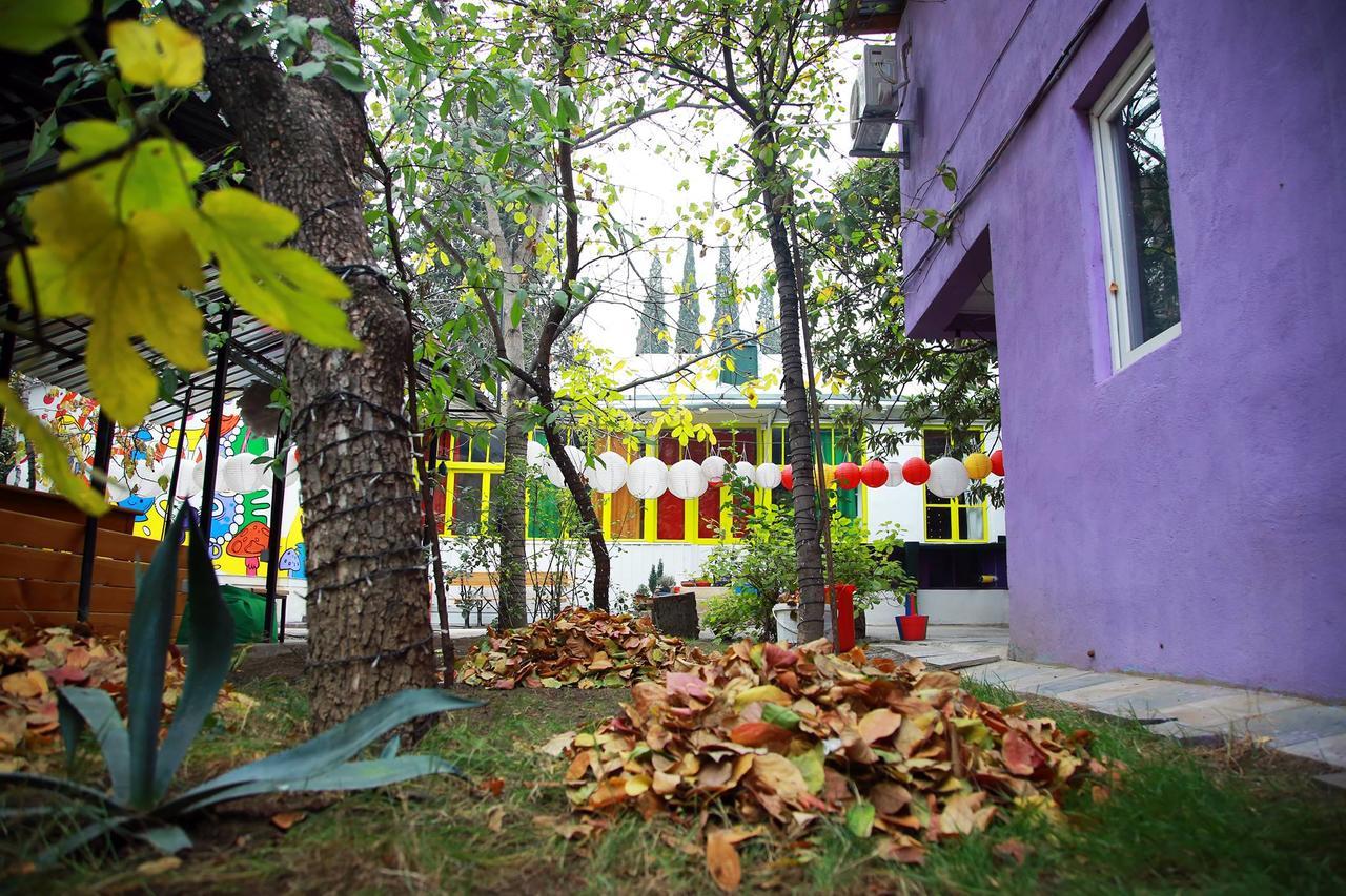 Zgarbi Hostel Tbilisi Buitenkant foto