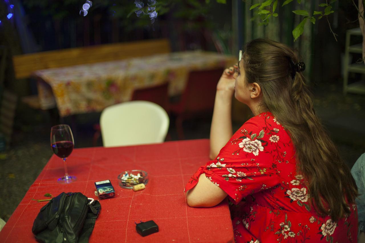 Zgarbi Hostel Tbilisi Buitenkant foto