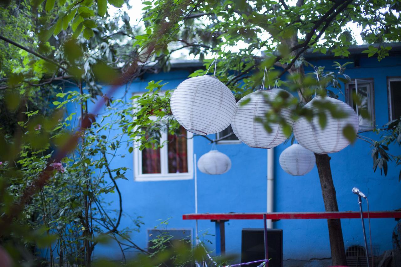 Zgarbi Hostel Tbilisi Buitenkant foto