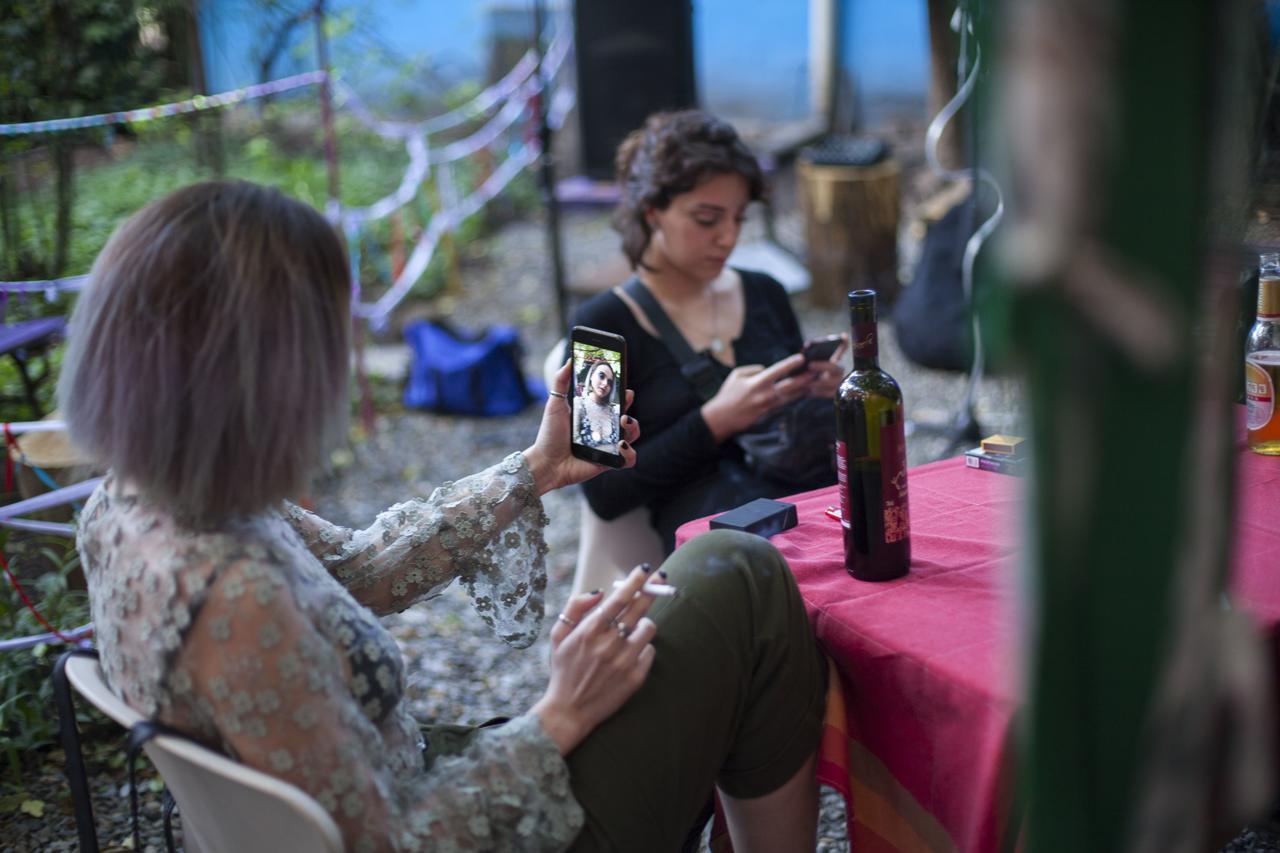 Zgarbi Hostel Tbilisi Buitenkant foto